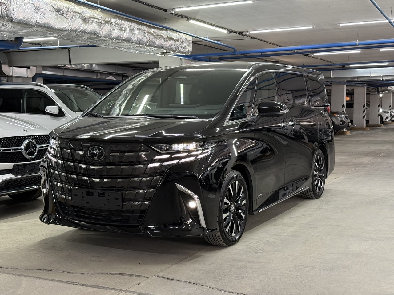 Toyota Alphard 2023 года из Кореи