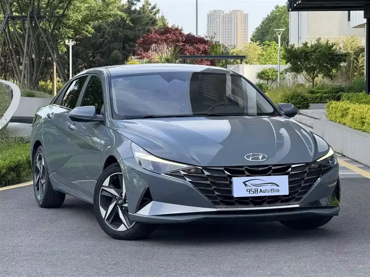 Hyundai Elantra