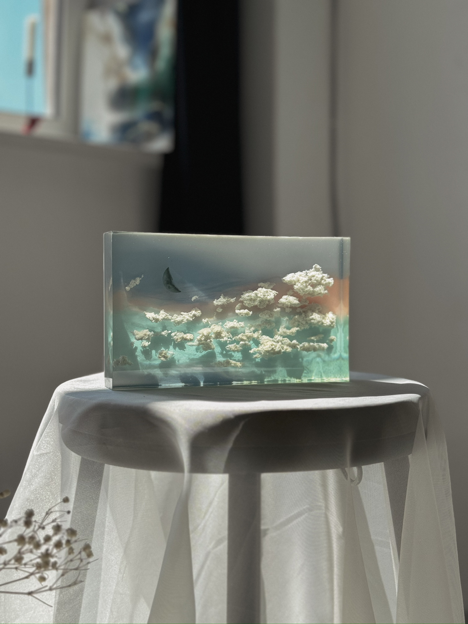 Светильник из эпоксидной смолы "Небо с облаками"