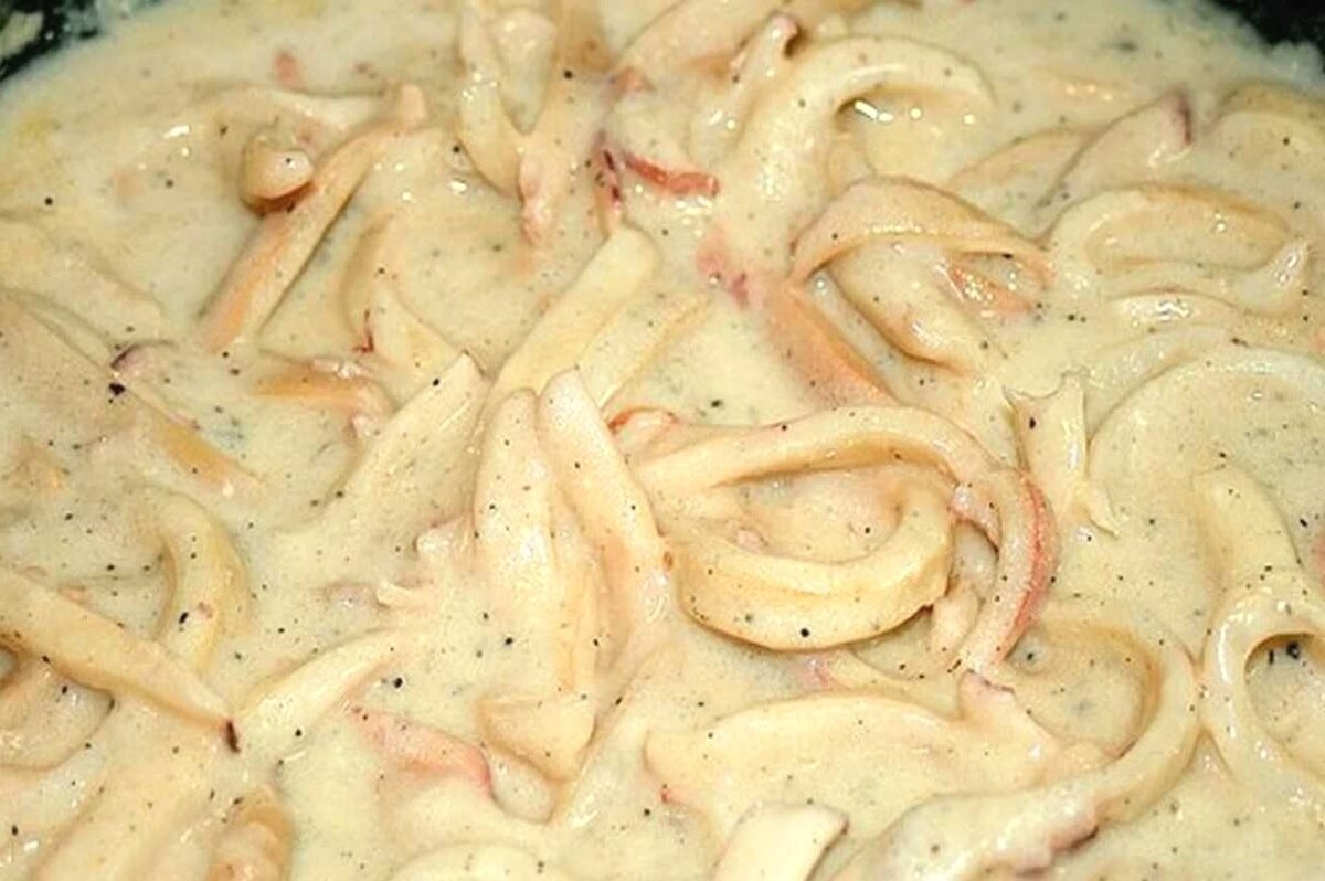 Кальмары жареные с яблоком
