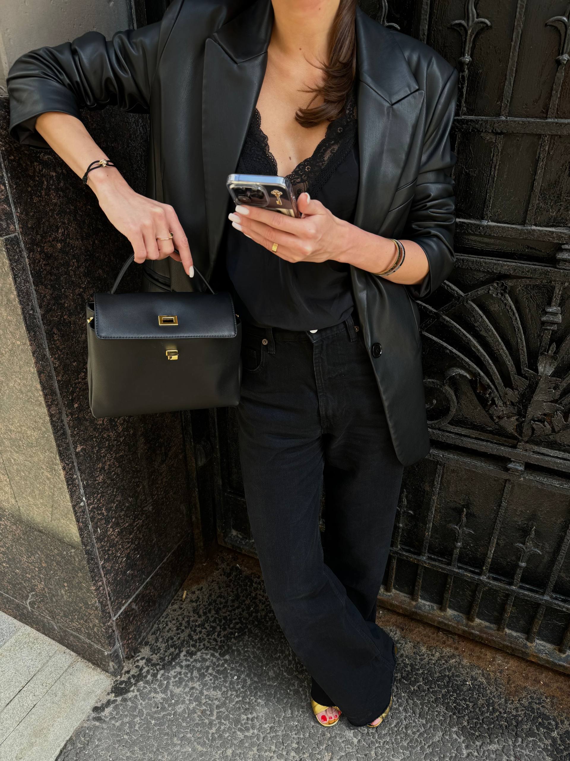 NAOMI на улице