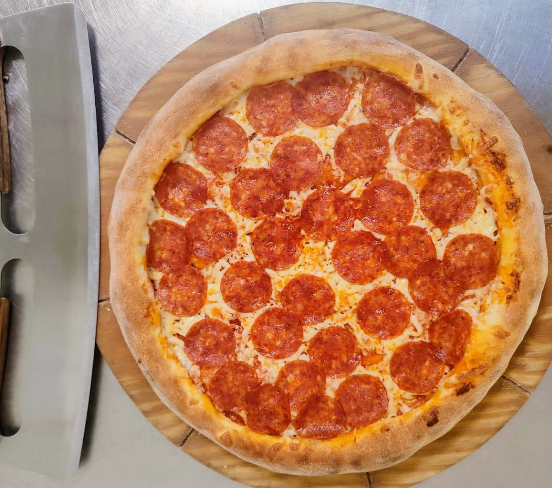 я здесь для обучения мне нужна половина из четырех пицц пепперони хорошая пицца отличная фото 88