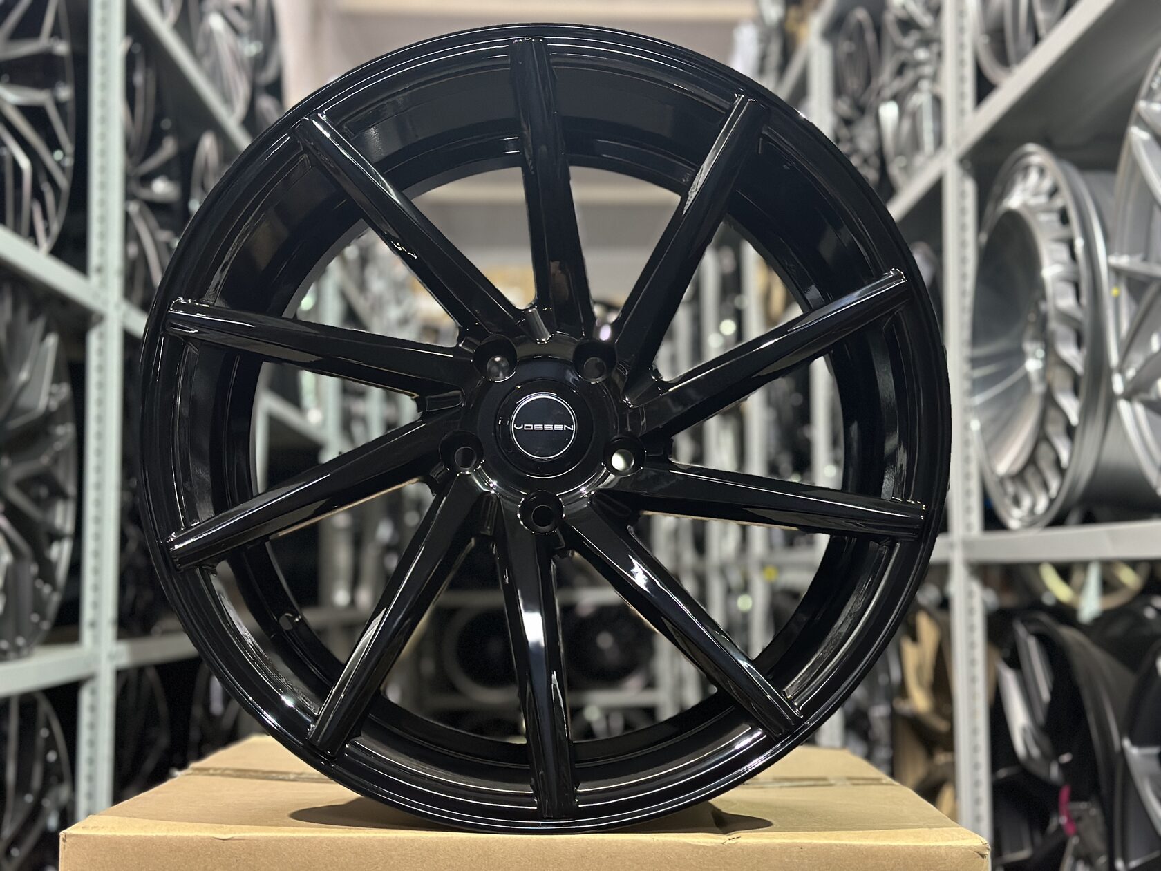 Комплект дисков Vossen CVT r20 8.5j ET+35 5*114.3 (ip-1979 L/R)