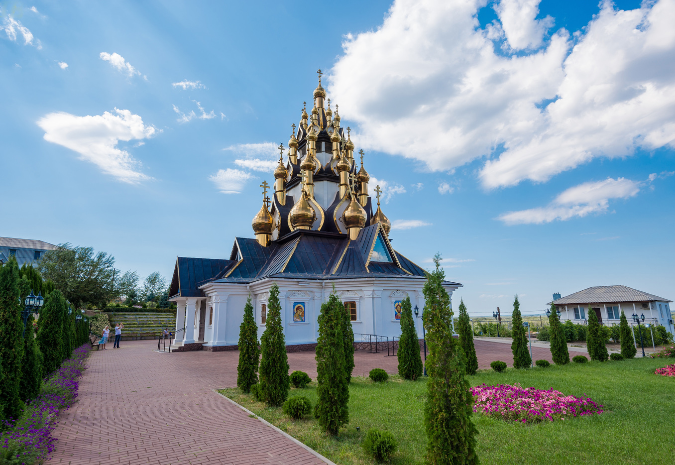 Медведицкий женский монастырь. Усть-Медведицкий Спасо-Преображенский монастырь Серафимович. Волгоград Усть Медведицкий монастырь. Г Серафимович Волгоградской области монастырь. Храм в Серафимовиче Волгоградская область.