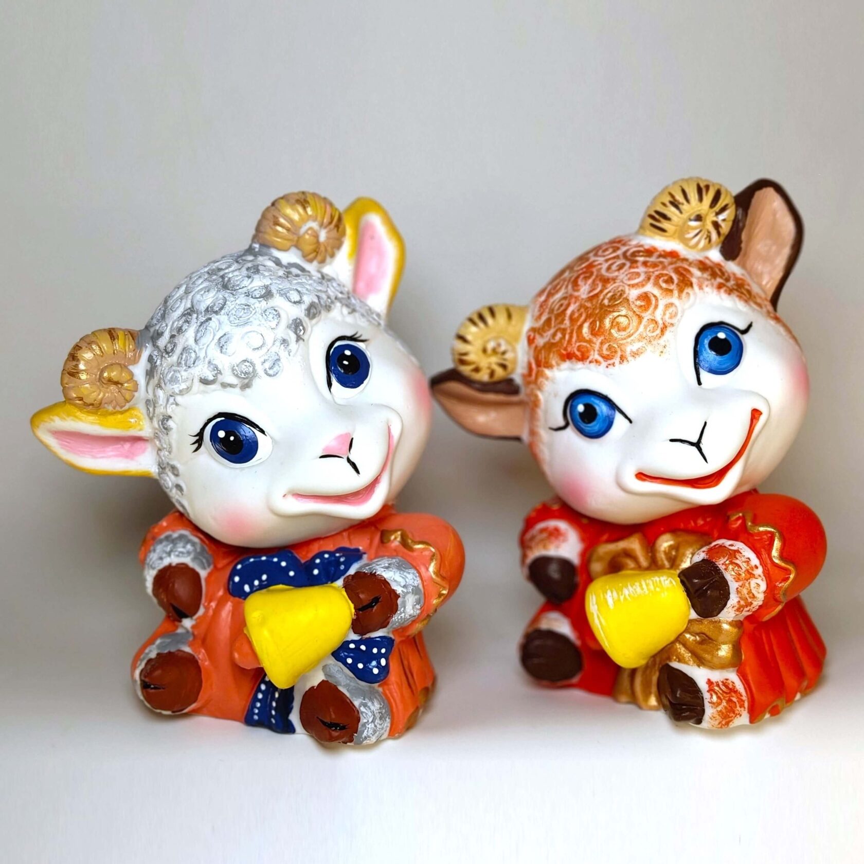 Овечка с колокольчиком