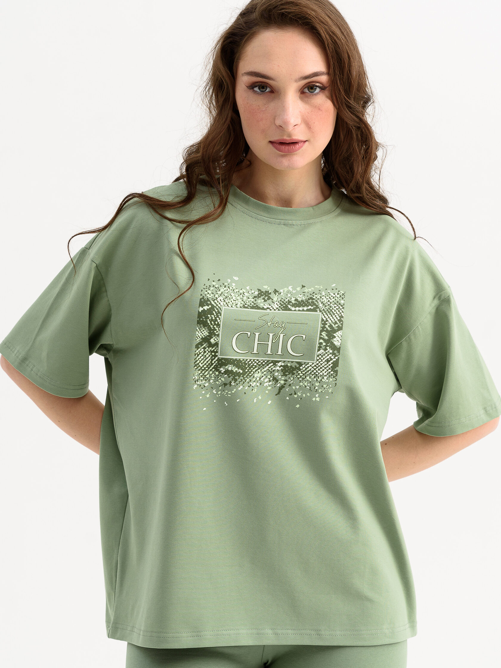 
Футболка женская "Оверсайз.Шик"