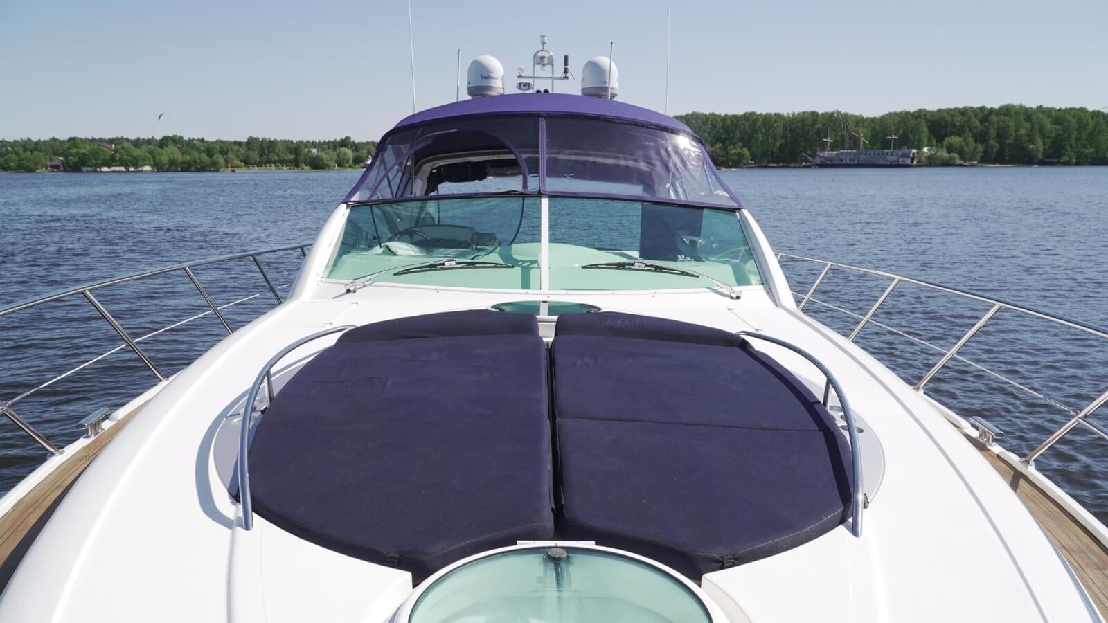 Sunseeker manhattan 53'. Аренда яхты в нижнем новгороде с капитаном. Fairline squadron 58. Яхта багратион сочи. Azimut 55 black pearl.