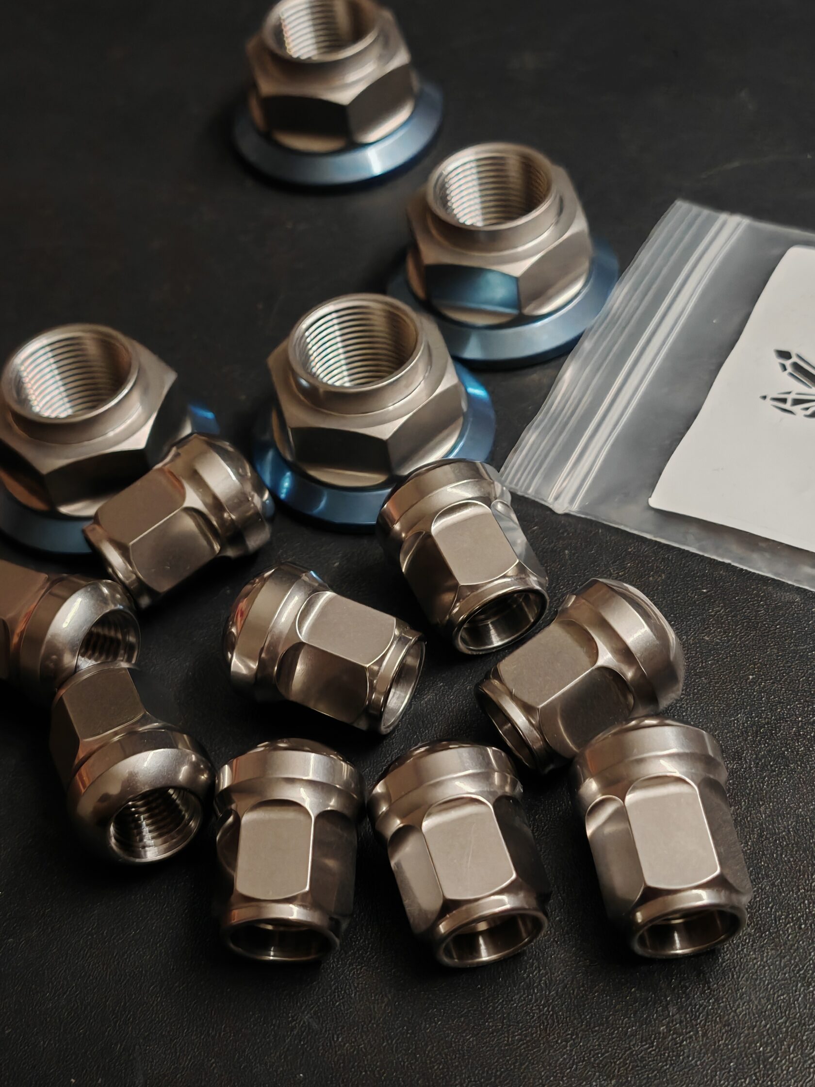 Titanium axle nuts for Porsche 911/Cayman. 2 axle nuts in set.