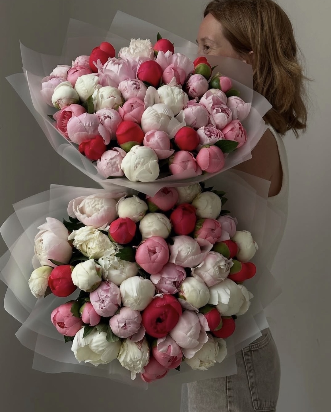 Bouquet of 29 Peonies Mix - 29 peonies -150 AED