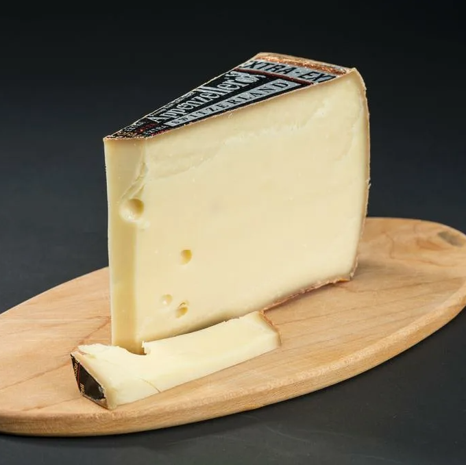 Cheese school. Cheese school. Швейцарский сыр фото. Cheese school. Сыр "маасдам".