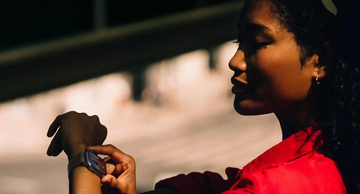 Графики здоровья на Apple Watch Series 11: ЭКГ, кислород в крови, сон