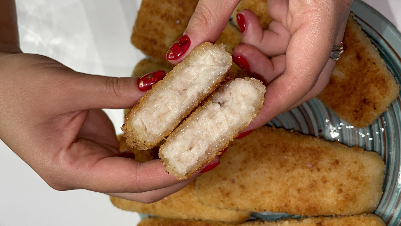 Кальмаровые треугольники полар. Тресковые треугольники полар. Треугольники из кальмара в панировке. Треугольники лососевые в панировке полар. Polar треугольники лососевые в панировке 500г.