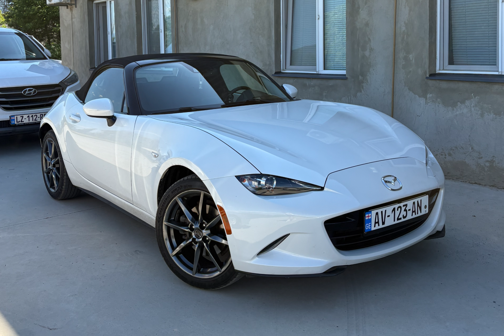 Mazda MX-5 в аренду в Тбилиси — маршрут «Перевал Гомбори и Сигнахи на двоих»