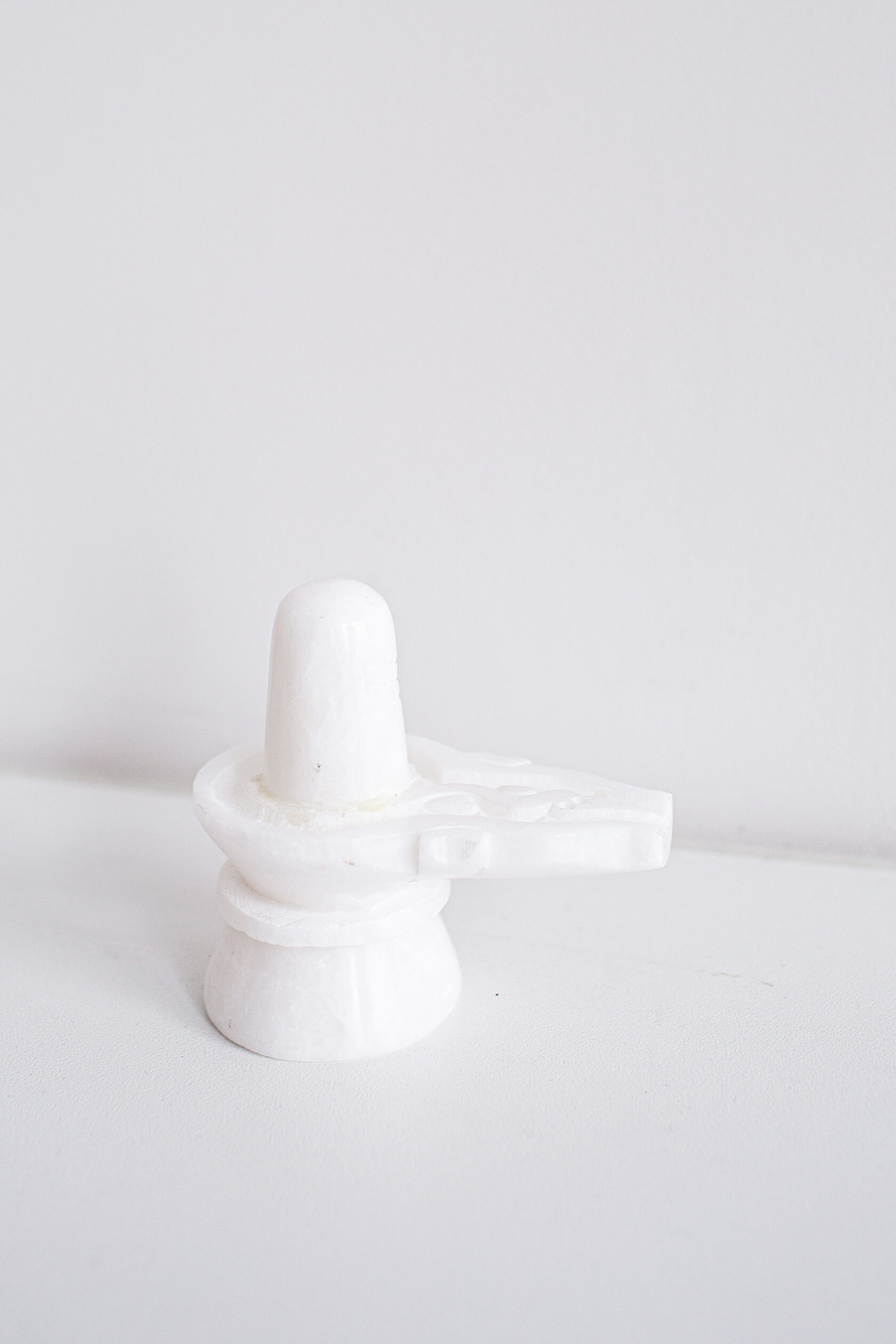 Шива лингам белый (большой)