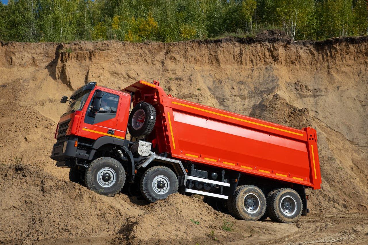 Самосвал 8х8 АМТ 752900