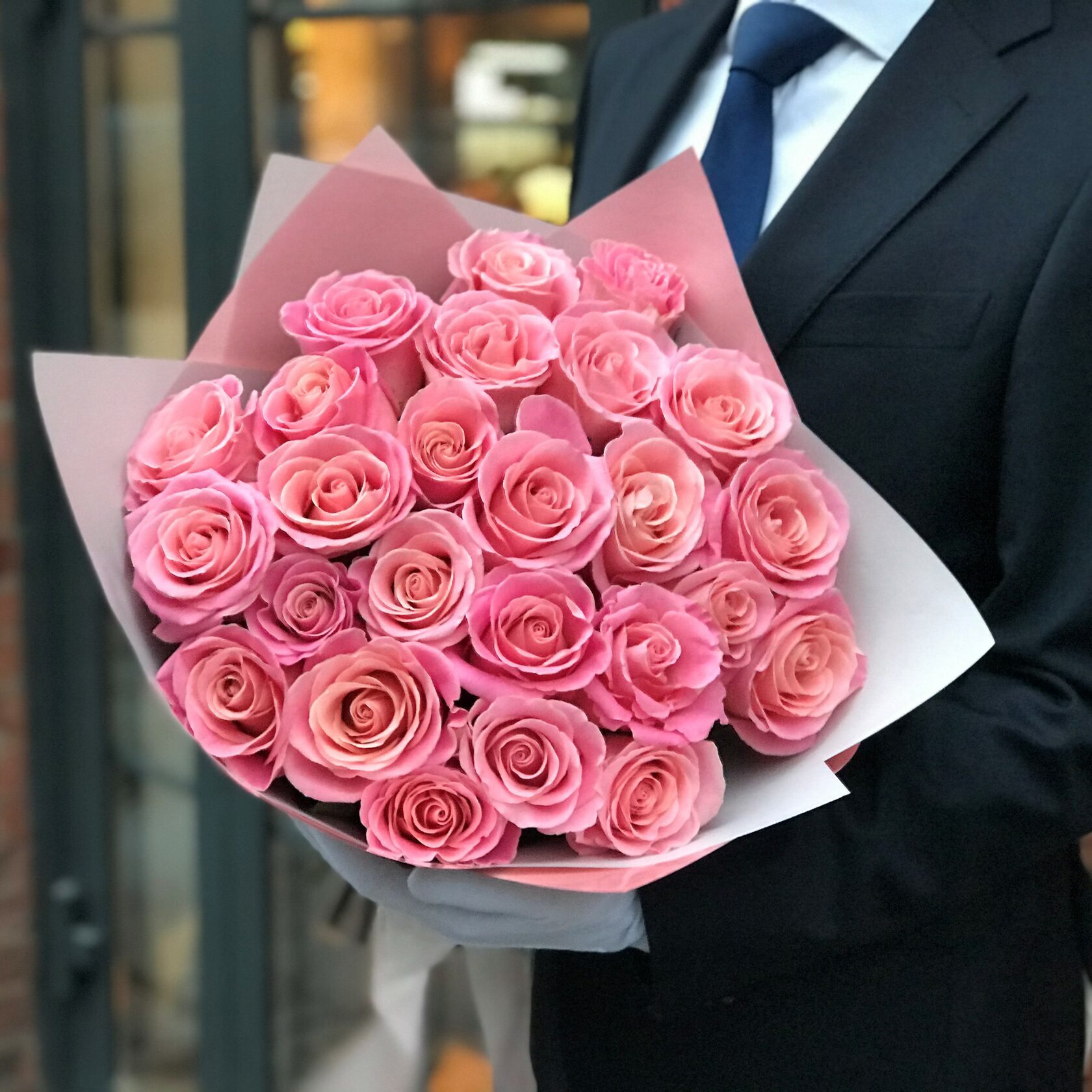 Bouquet of 25 pink Ecuadorian roses