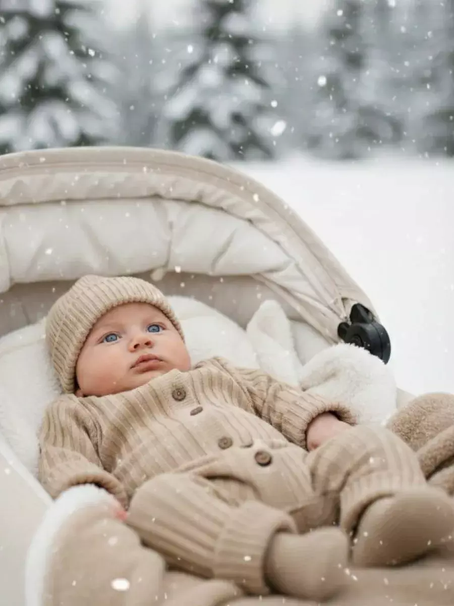 
Комплект вязаный для малыша(комбинезон)