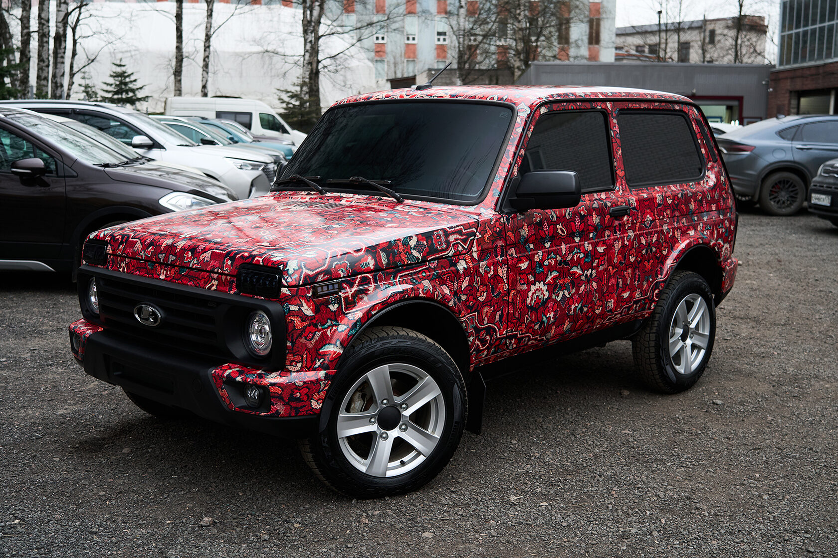 Lada Niva — авторская винилография с ковровым рисунком, общий вид