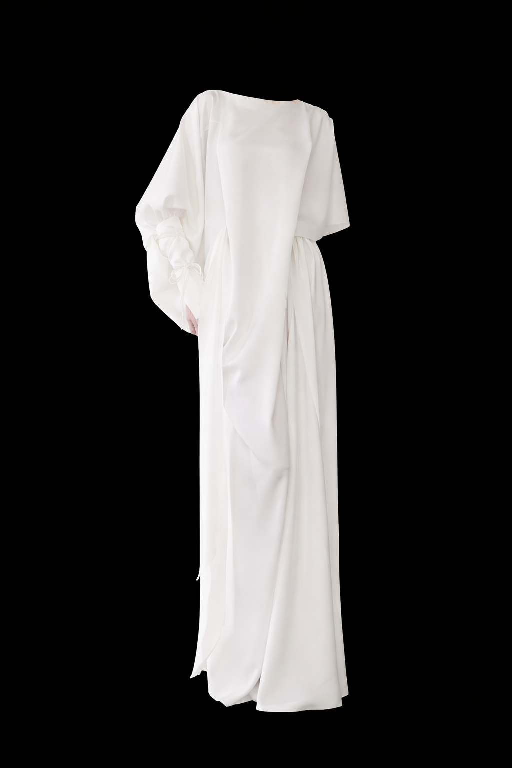 Платье, вырезка на черном фоне