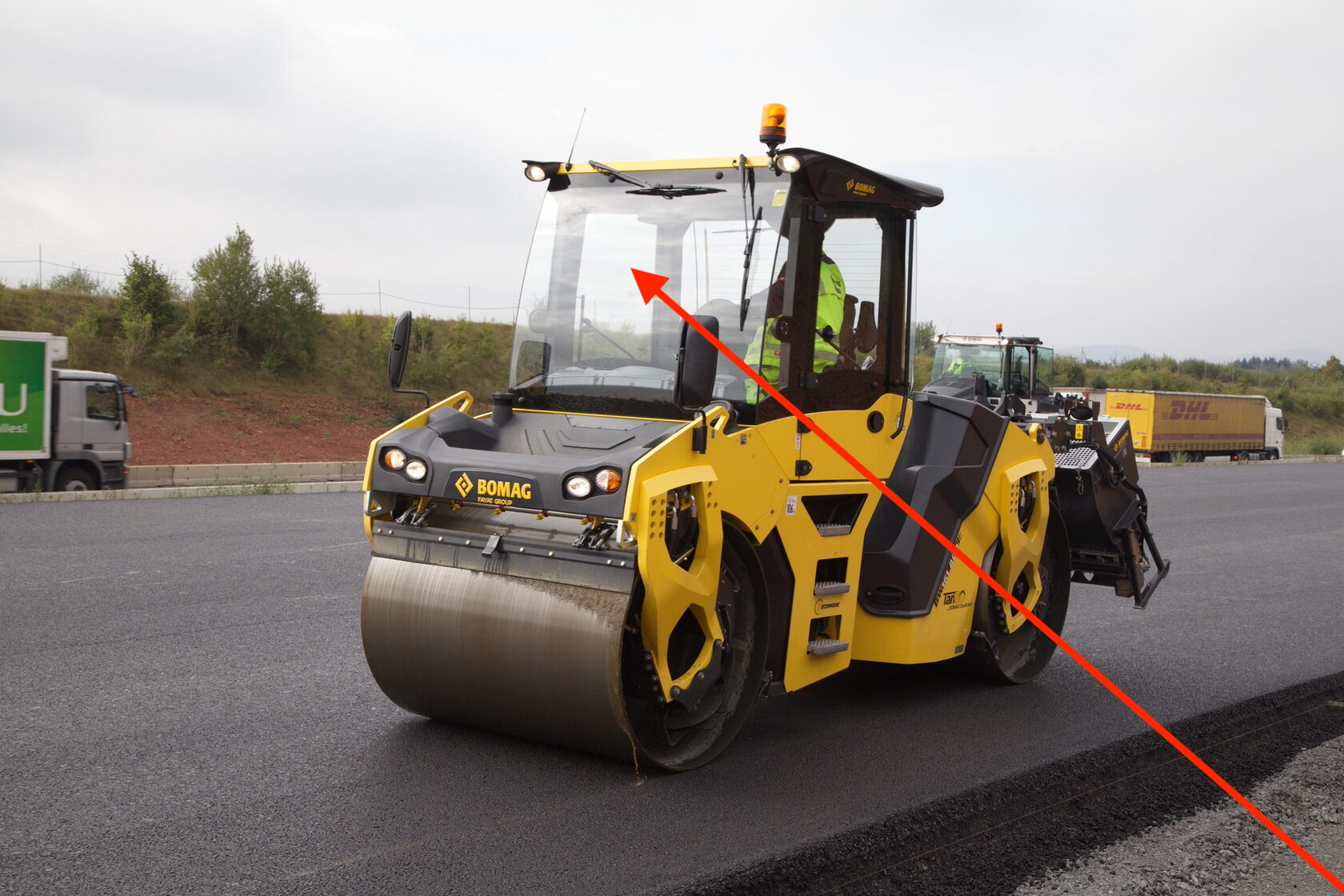 Стекло на спецтехнику спб. Стекло двери js205. Стекло лобовое на бобкэт 175s. Стекла для спецтехники. Case экскаватор , cx130c.