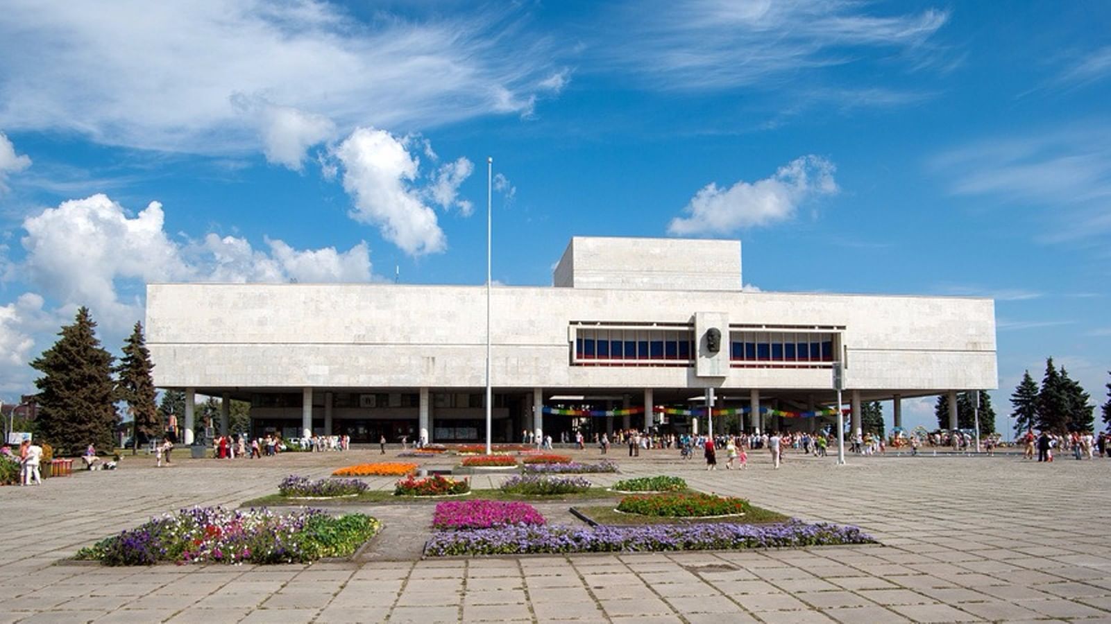 Мемориальный центр ульяновск. Ульяновский музей-мемориал в. и. Ленина. Ленинский мемориал Ульяновск. Музей мемориал Ленина Ульяновск. Ленин центр Ульяновск.