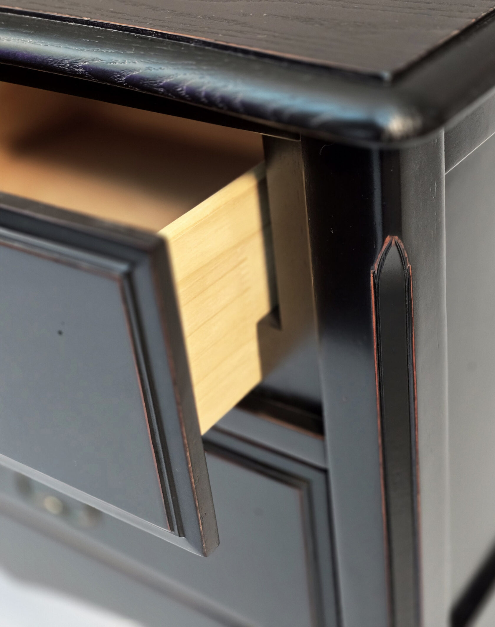 Консоль Miranda&Serena