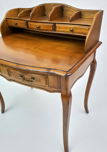 Бюро  Miranda&Serena   H841 (D71)  