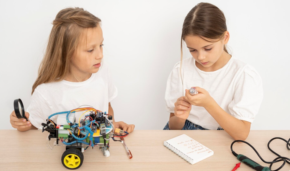 Школа конструирования и робототехники «РобоАкадемия» (4-8 лет)