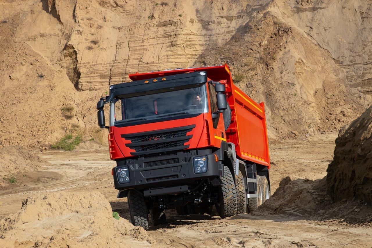Самосвал 8х8 АМТ 752900