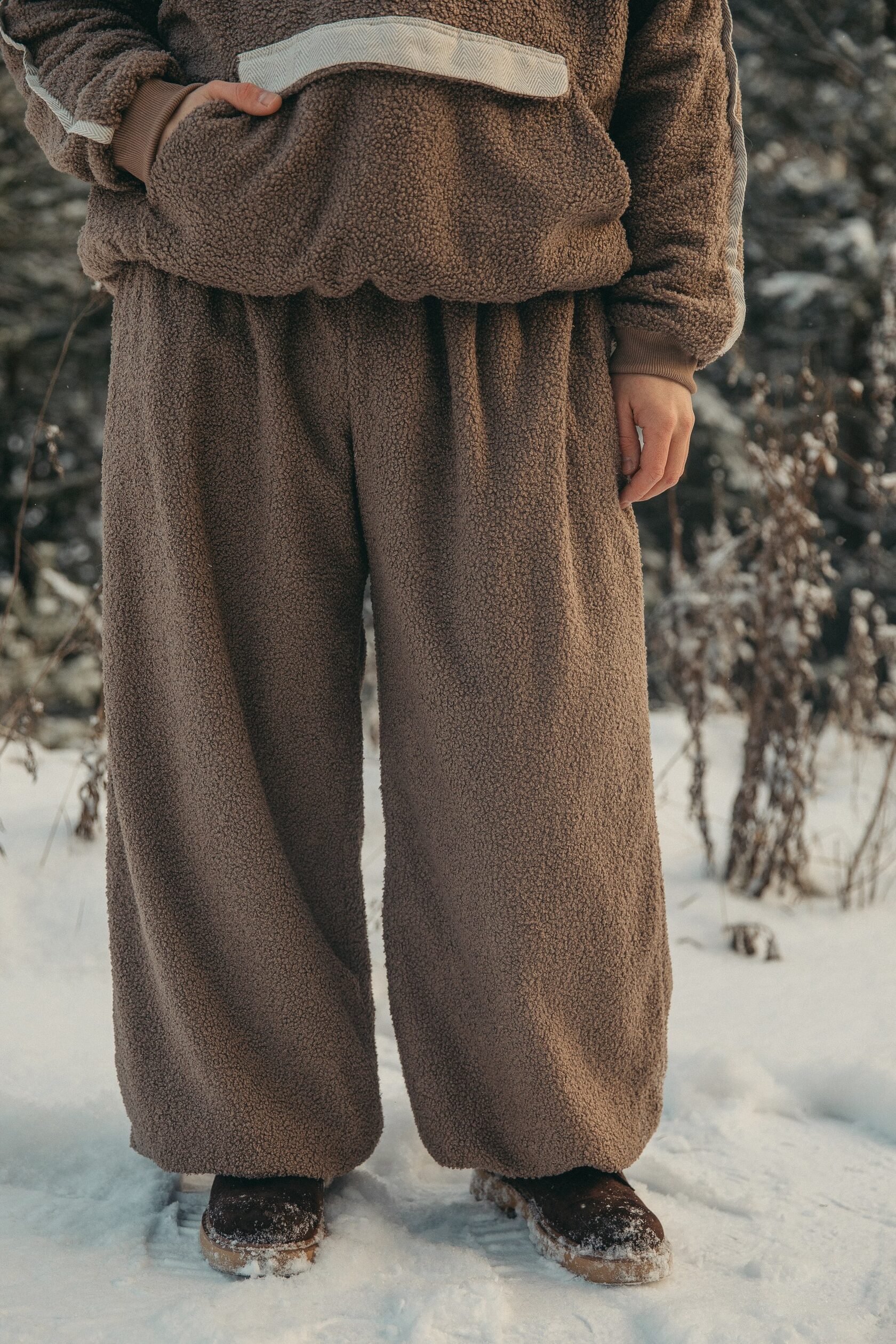 Мужские брюки из экомеха