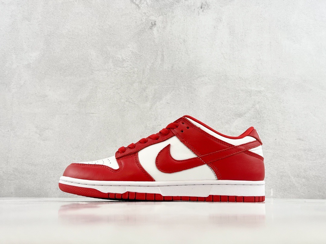 dunks low university red