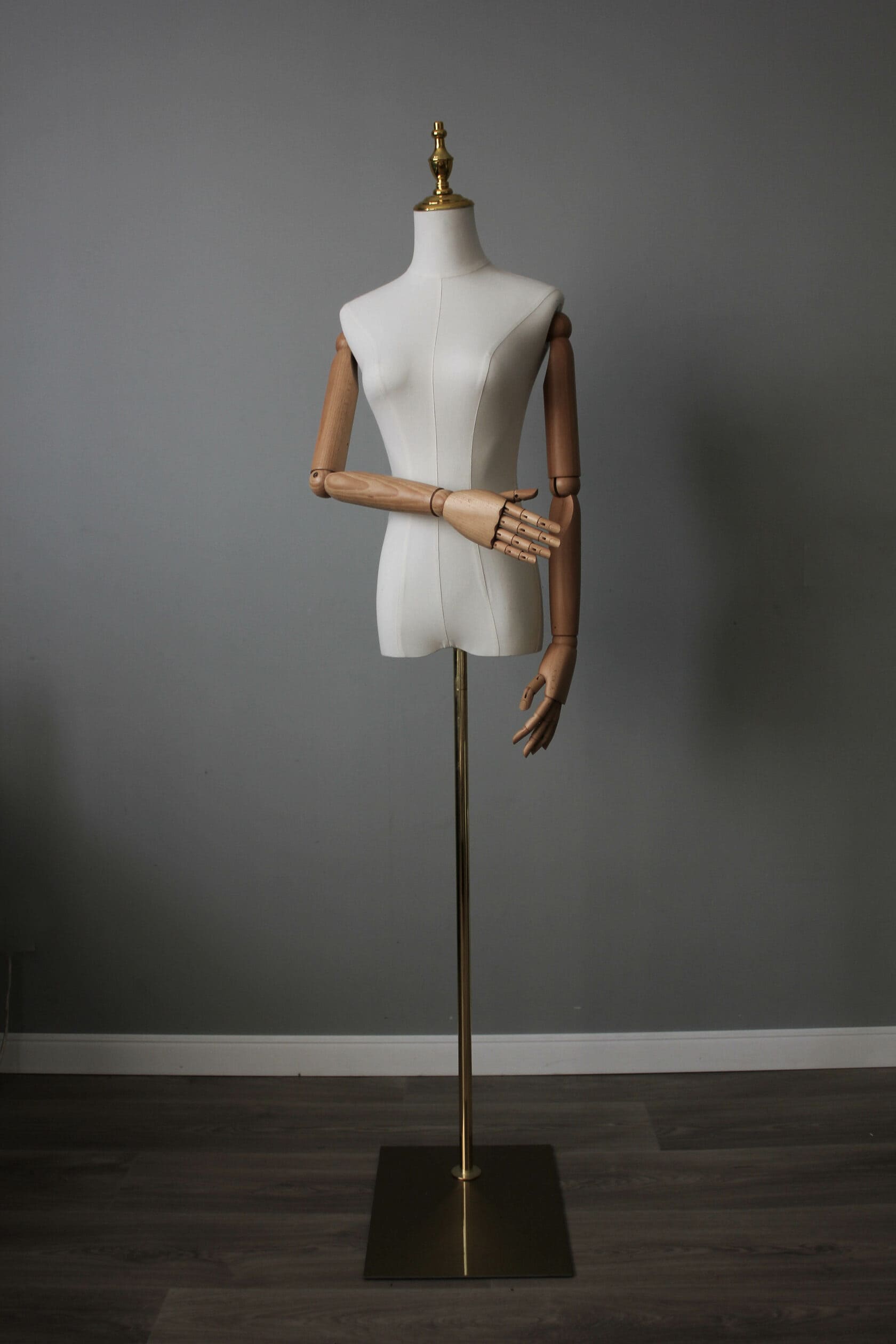 Манекен иркутск. Манекен портной. Голова манекен для бижутерии. Манекен плечи п-101-к. Манекен grace iminera портновский.