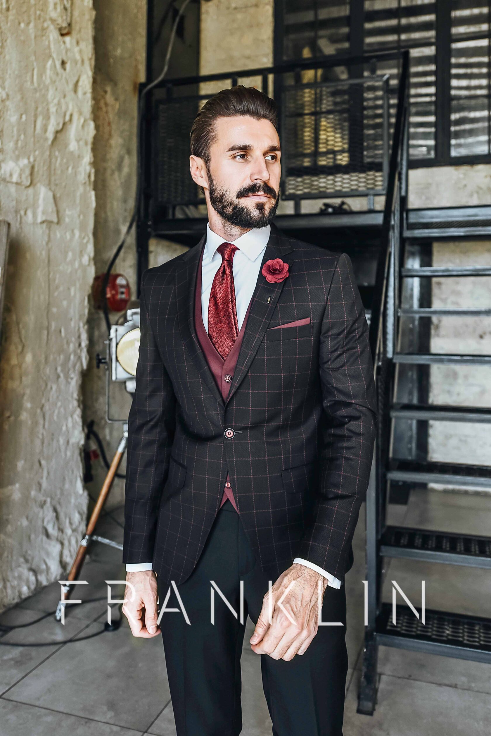 Костюм тройка в клетку DARK WEMYSS на прокат