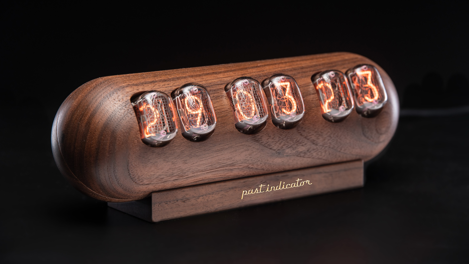 Capsule: Walnut nixie clock