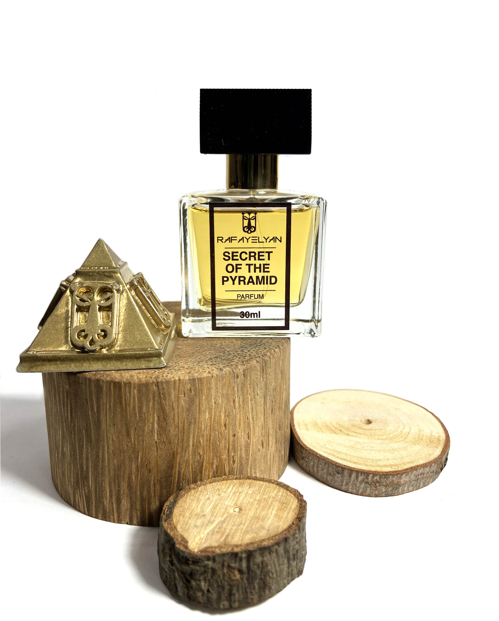 парфюм с названием фантазия. духи пирамида женские. бакарат духи пирамида. духи флакон в виде пирамиды. духи пирамида женские.