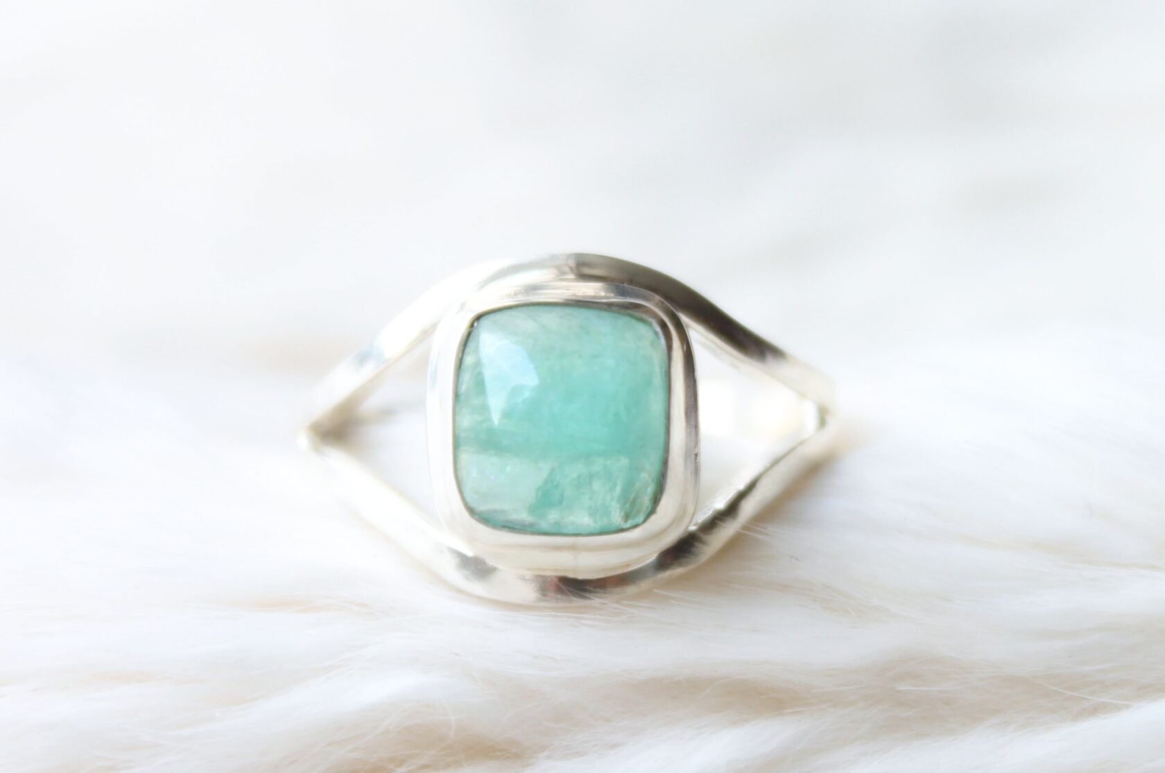 кольцо с бериллом квадратное - купить в интернет-магазине 100URAL