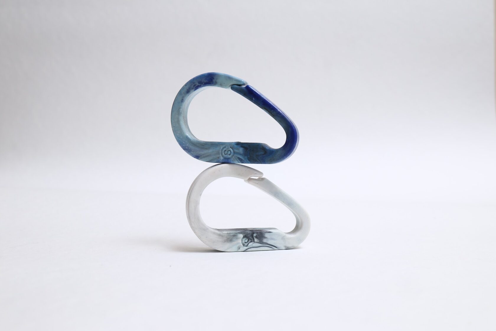 Карабин из переработанного пластика