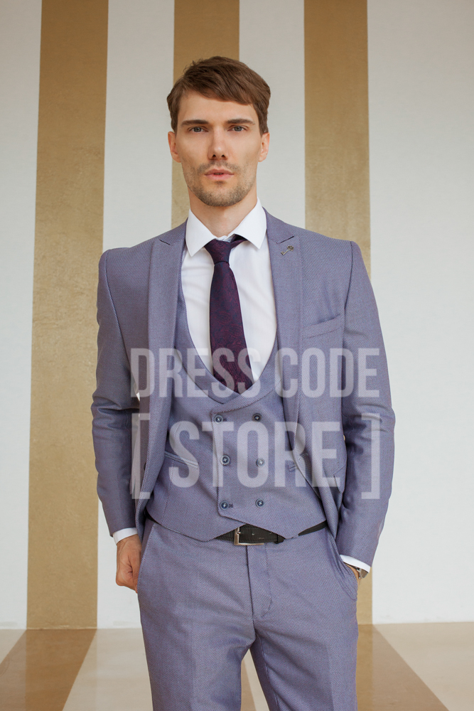 Светлый костюм тройка OLIPHANT на прокат