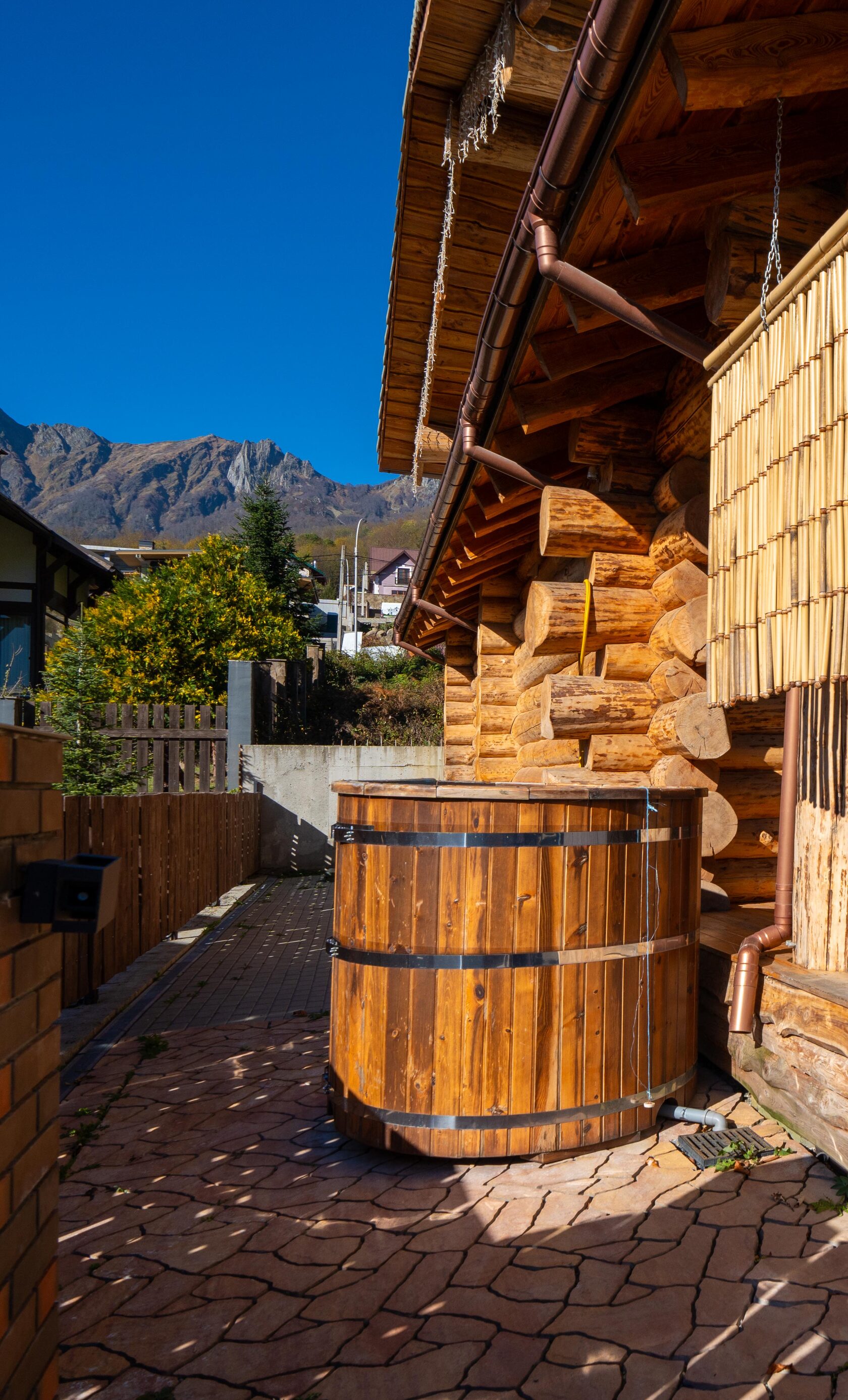 Кухня и столовая