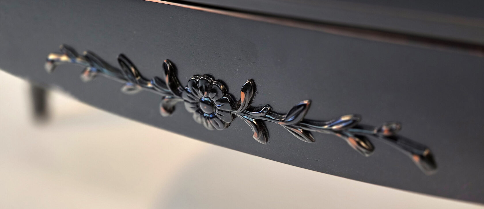 Консоль Miranda&Serena