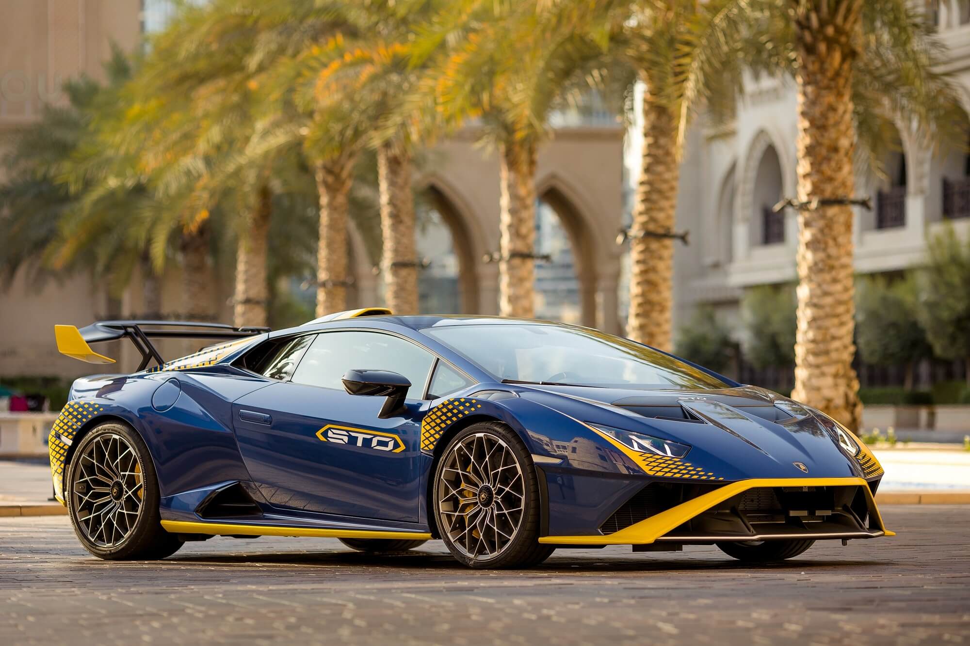 Lamborghini Huracan STO Blue - Lamborghini