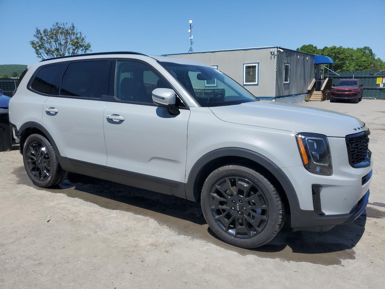 Kia Telluride Glacier White