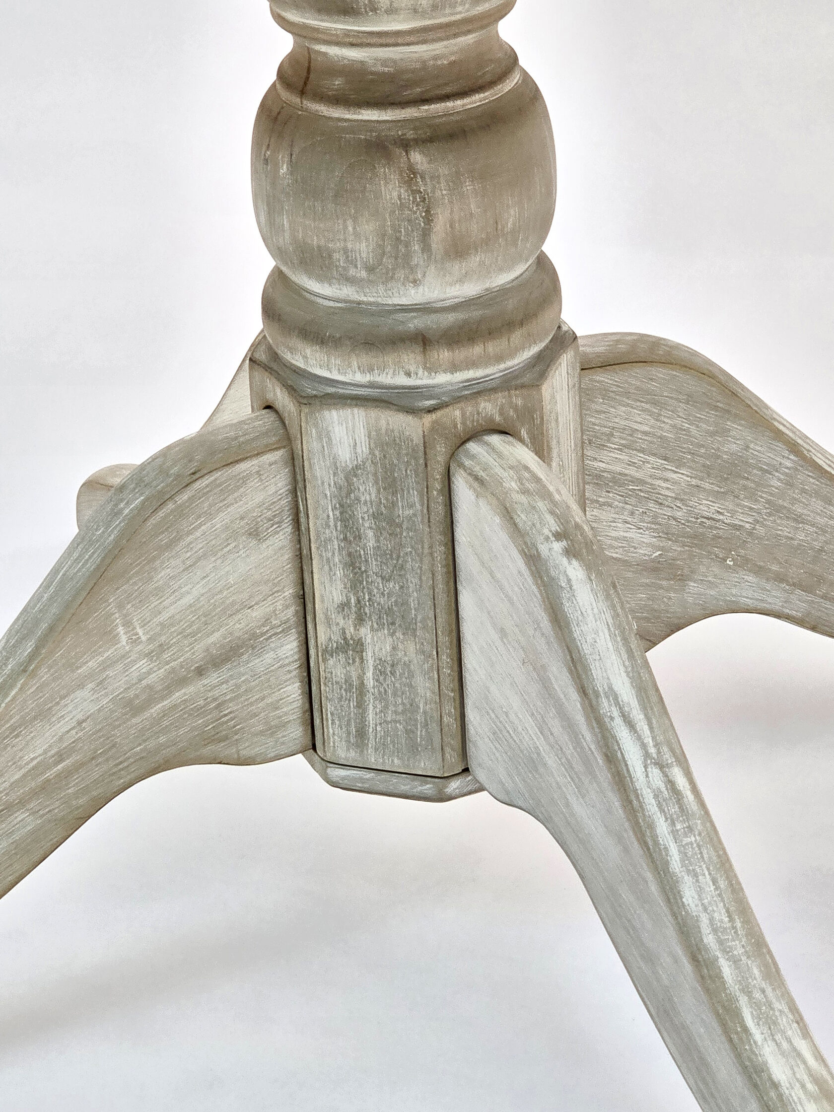 Стол  Miranda&Serena   складной круглый H840 (D68)