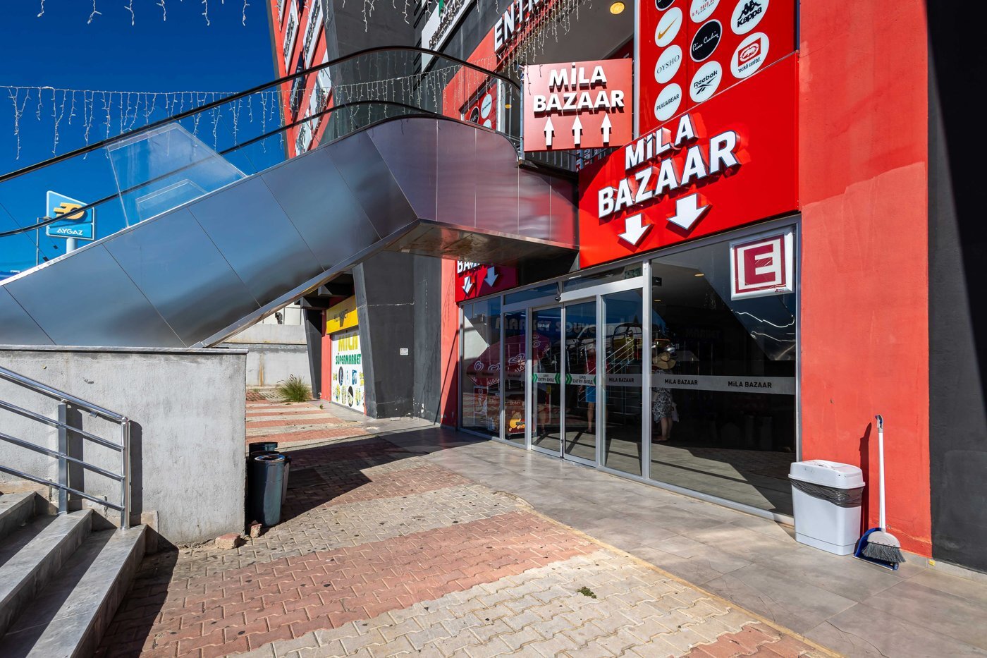 Nevas Outlet I · 65 m² — zdjęcie 2