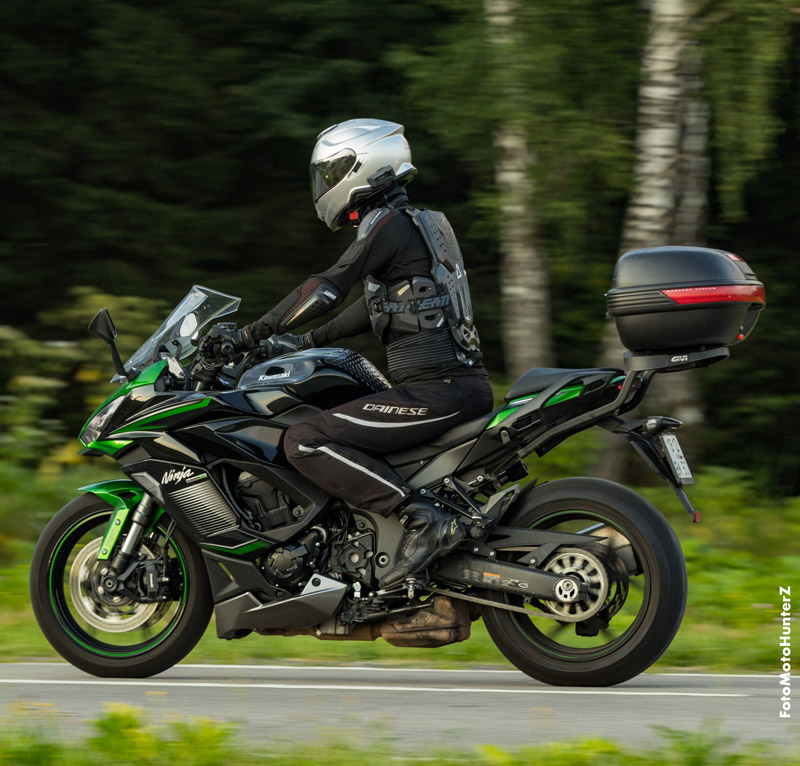 ★（501枚まとめ買い） GIVI 4130FZ крепление центрального кофра на KAWASAKI Ninja 1000SX