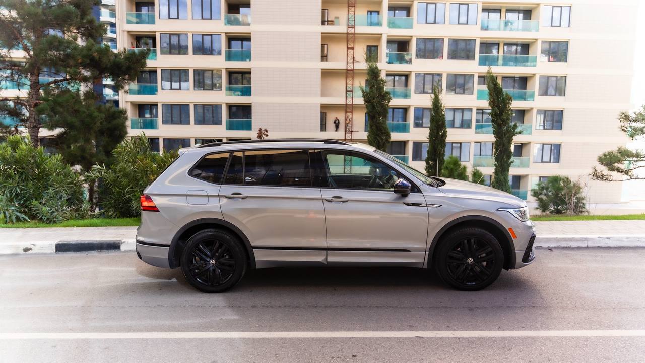 Volkswagen Tiguan R-Line, другой ракурс