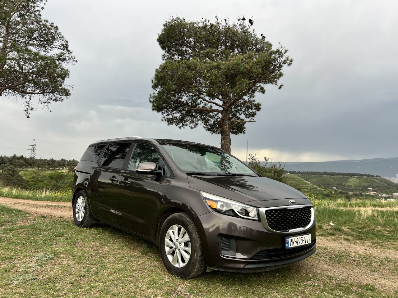 Kia Sedona - аренда автомобиля в Грузии