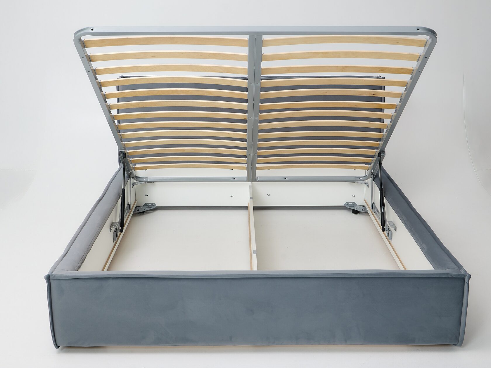 Просторная ниша для белья*