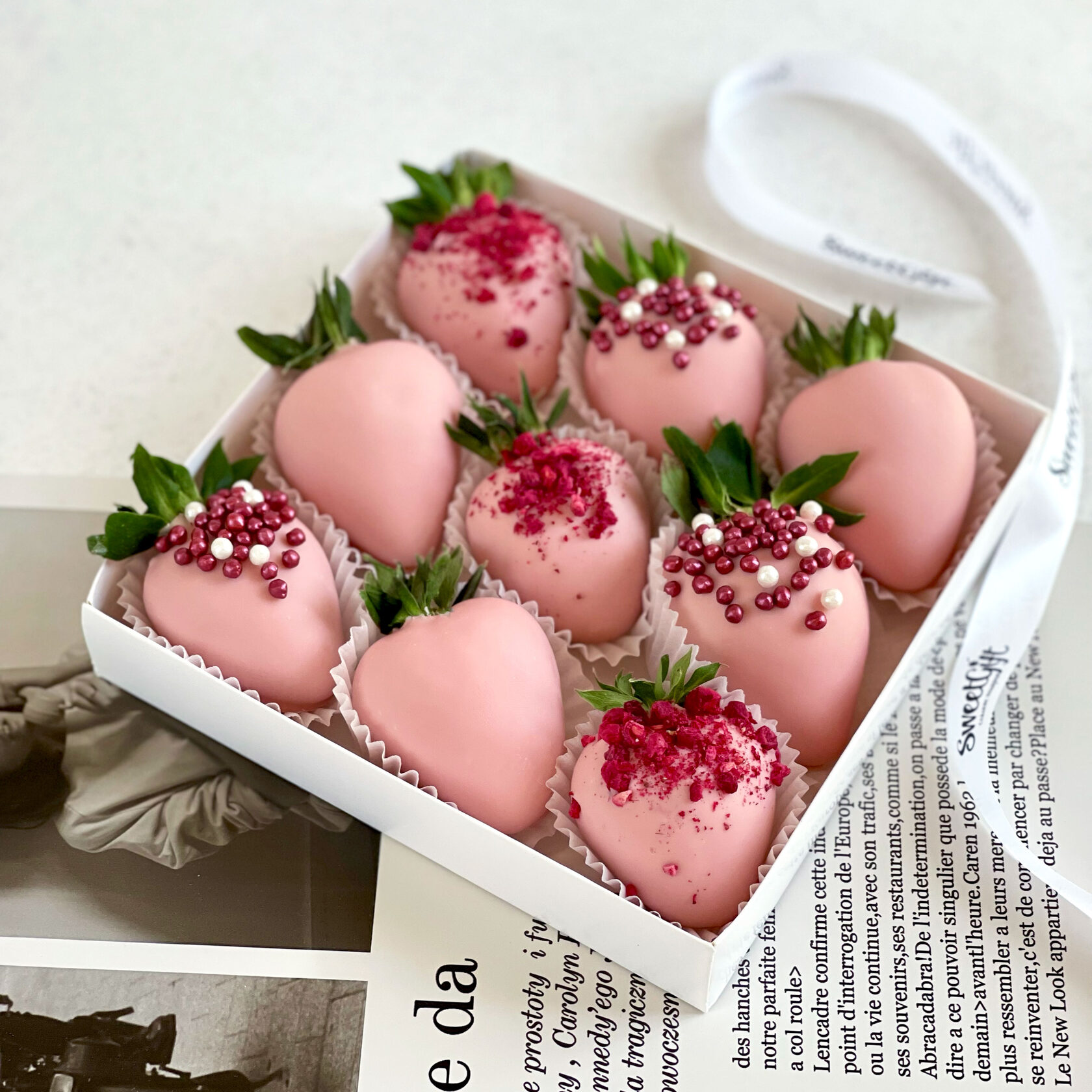 Коробка клубники в шоколаде 'Pink'