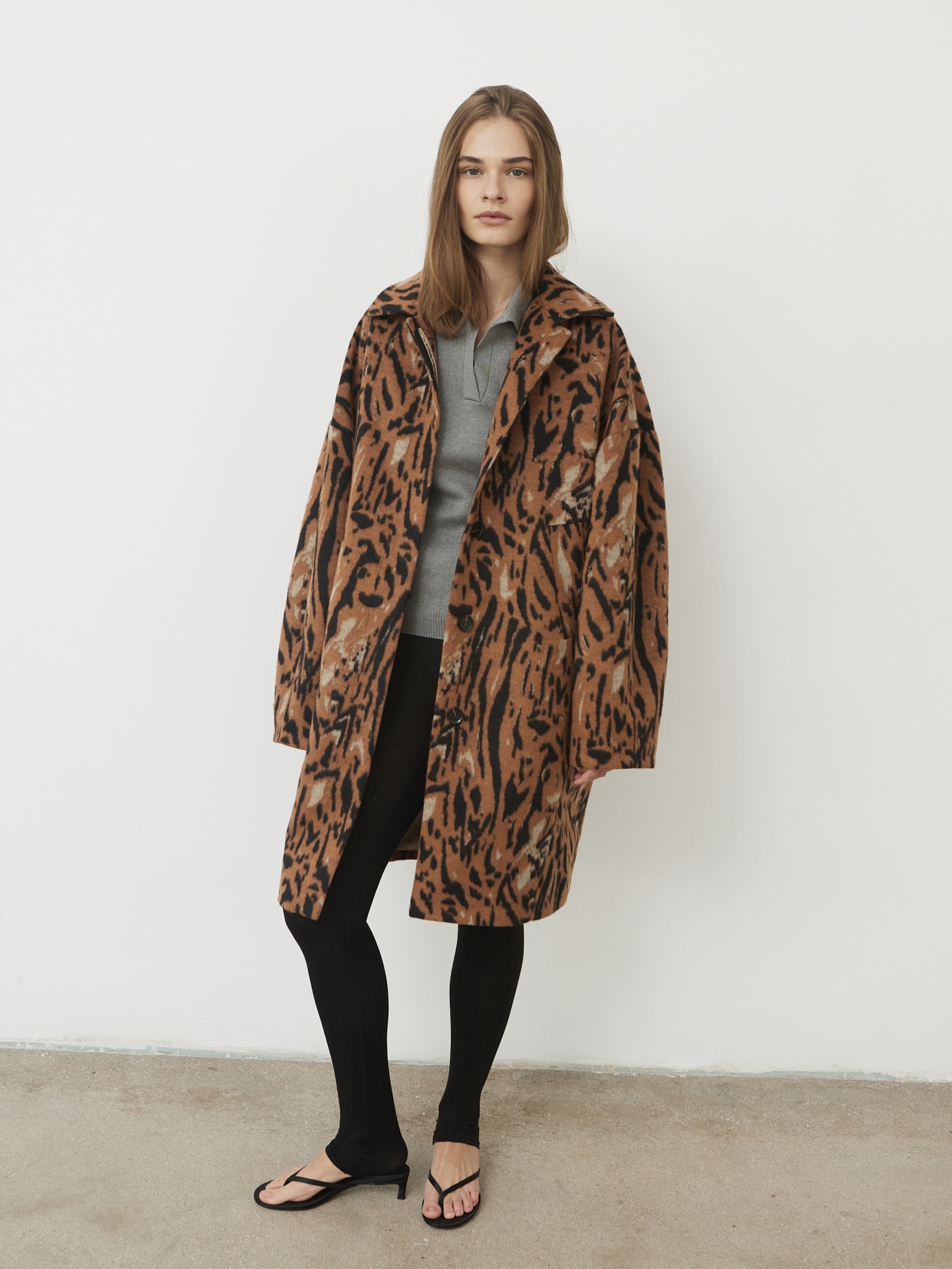 Пальто кокон анималистичный принт